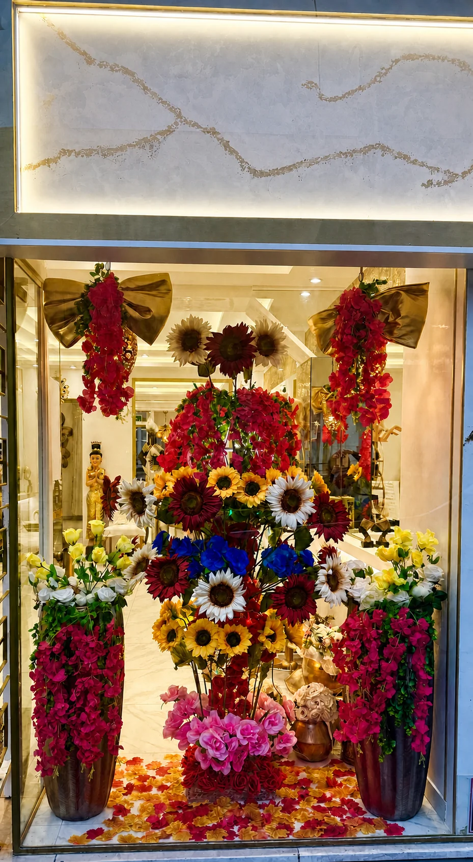 Vitrine fleurie Beauty Pyramids sans enseigne
